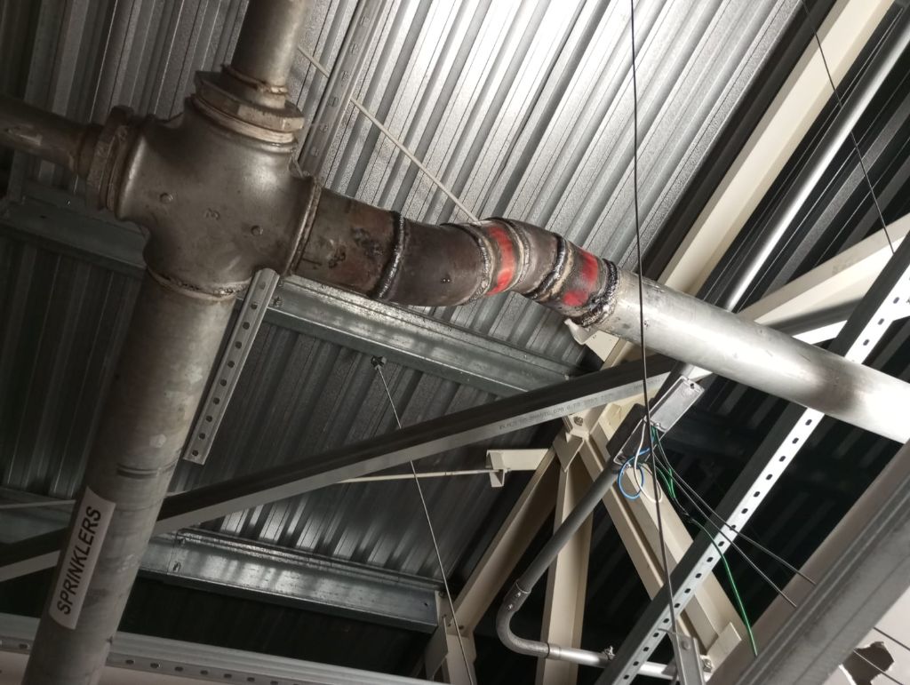 Sistema de tubulação metálica